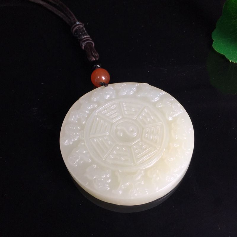 和田玉八卦吊坠白玉十二生肖太极八卦项链转运男女款