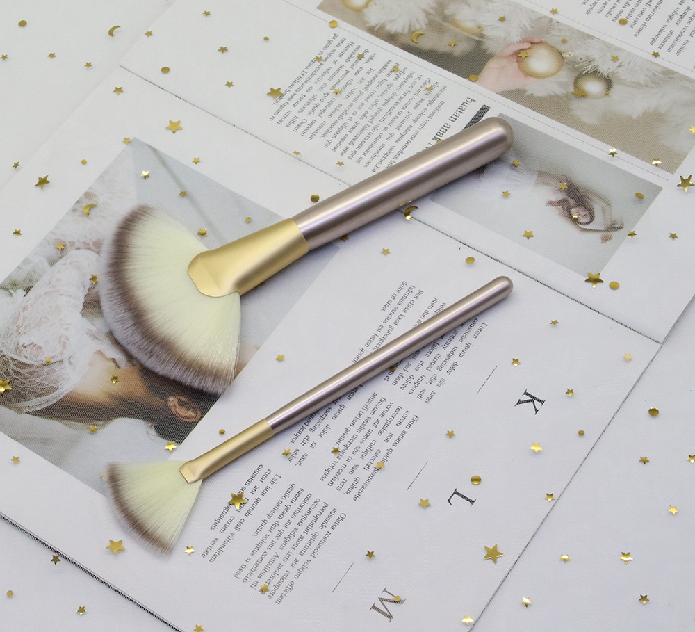 单支大号扇形化妆刷小扇形化妆刷散粉刷余粉刷美妆工具现货出售