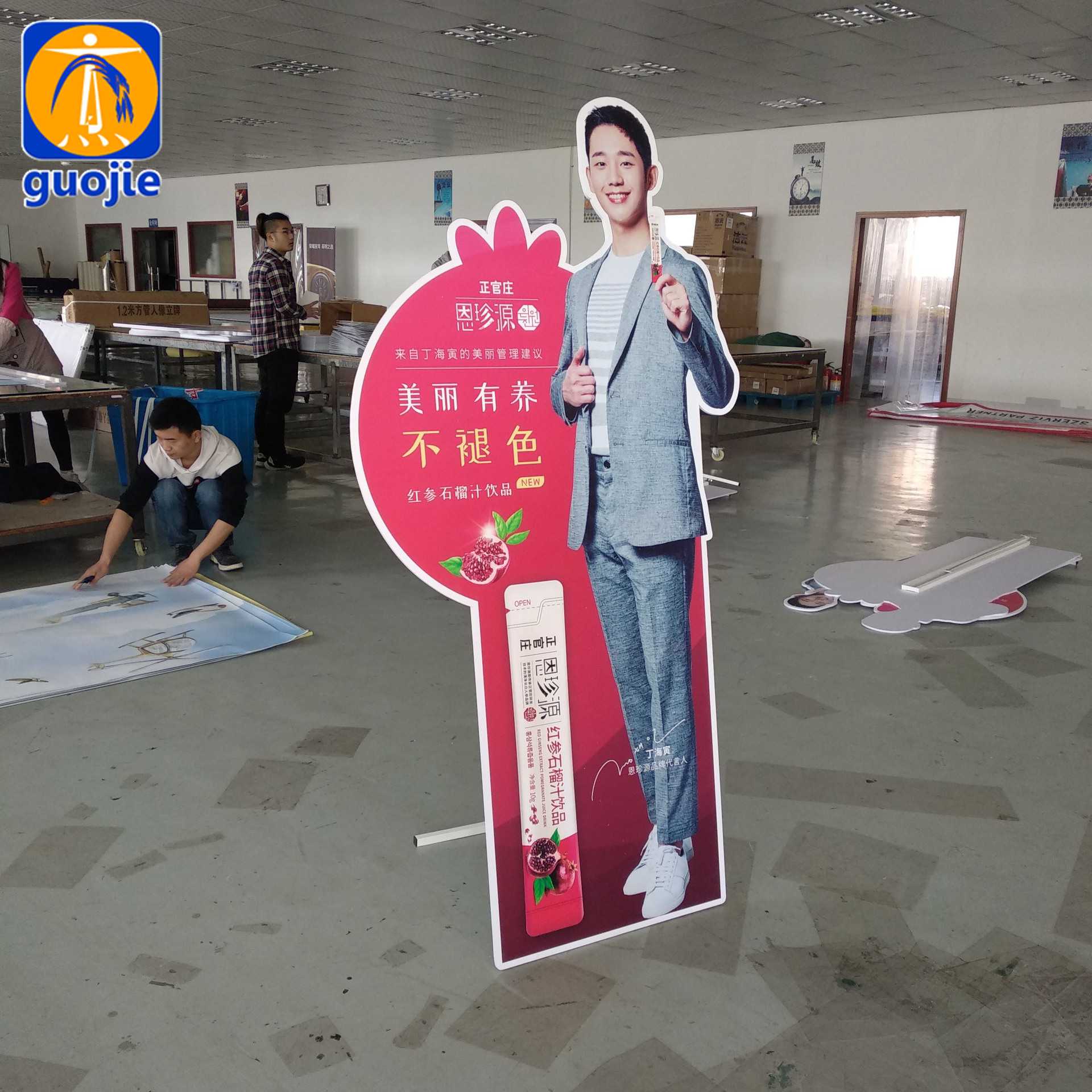 厂家写真人型立牌制作雪弗板人像立牌商场人形立牌