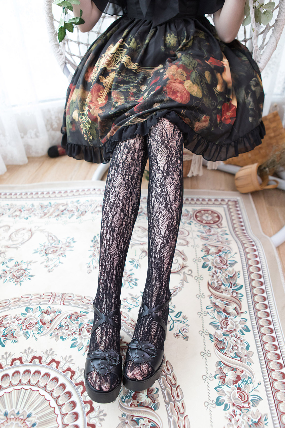 ins风网红蕾丝连裤袜性感镂空丝袜显瘦lolita打底裤复古风少女袜