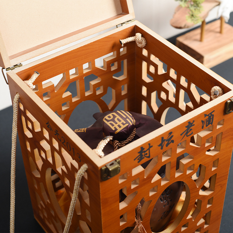 单瓶白酒包装礼盒镂空喷漆木质酒盒可定制生产白酒酒坛包装盒子