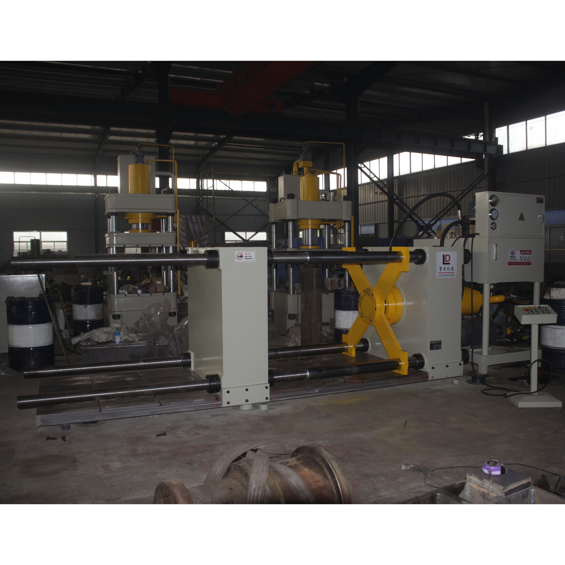 200吨卧式可调液压机