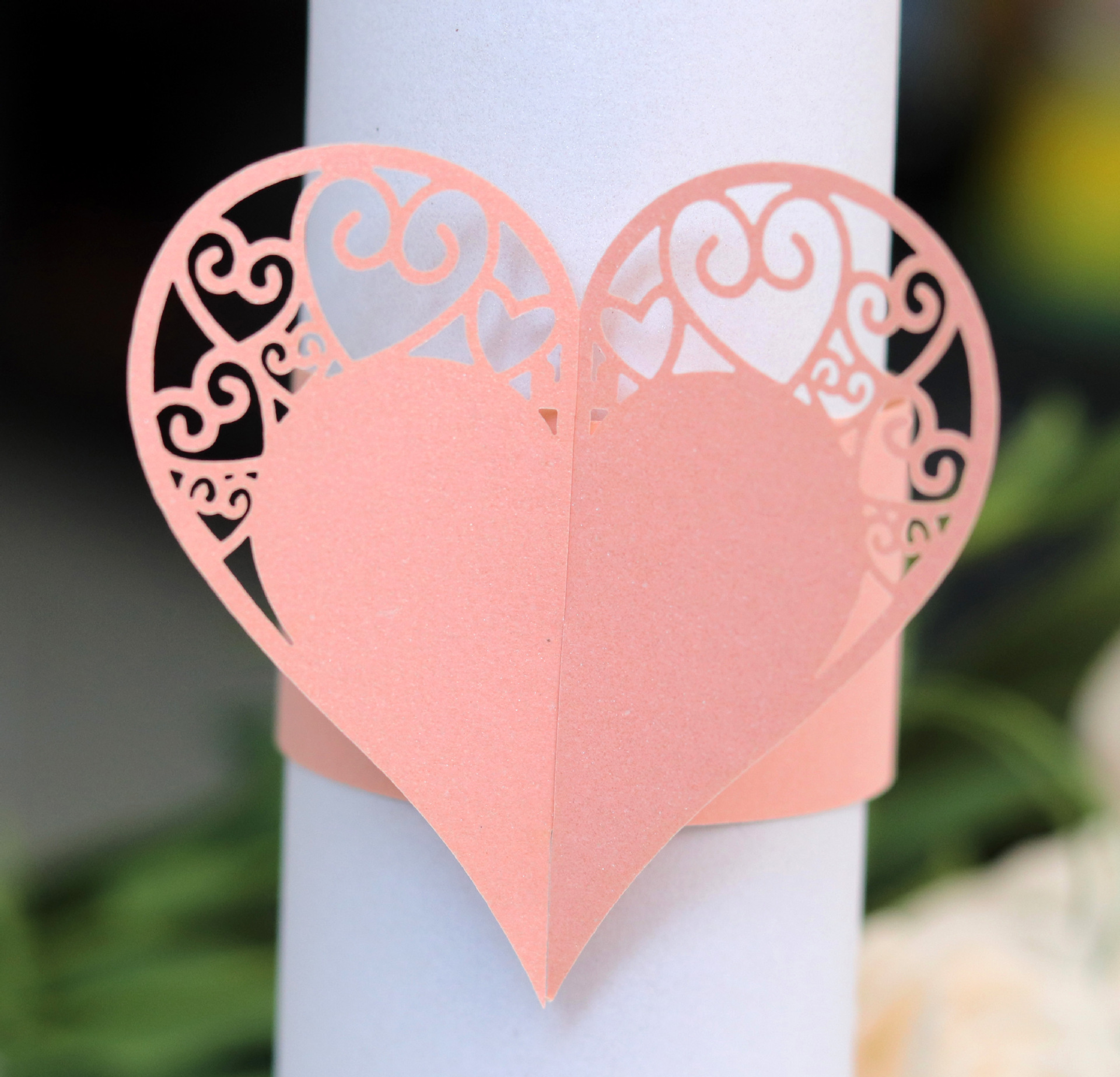 销亚马逊 爱心纸扣 激光镂空餐巾环 婚庆酒店装饰毛巾扣 深圳批发