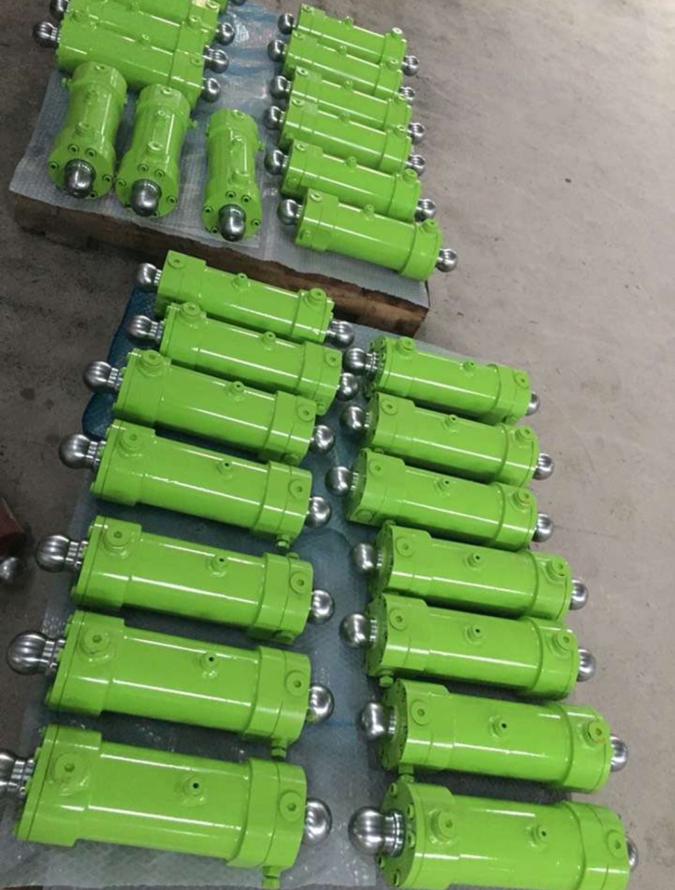 三一中联摆缸摆动油缸