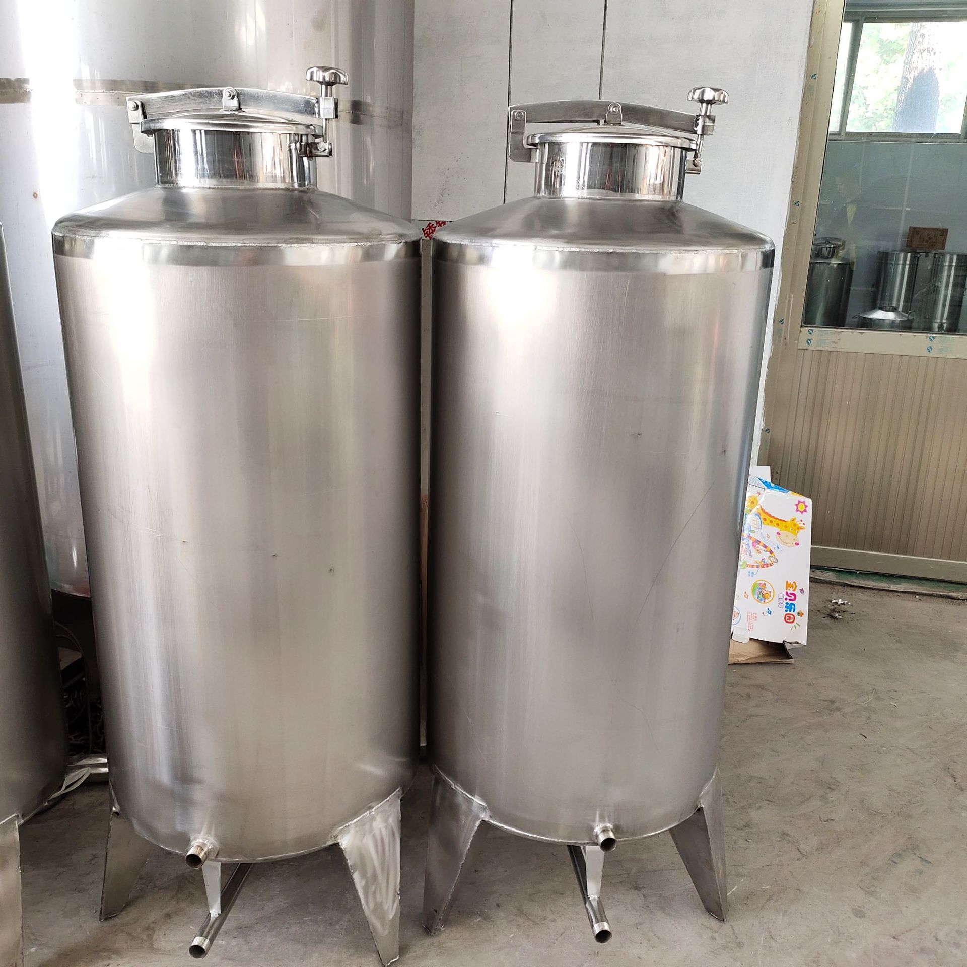 全新304不锈钢500斤储酒小罐带腿密封口可泡药酒储酒罐散酒罐