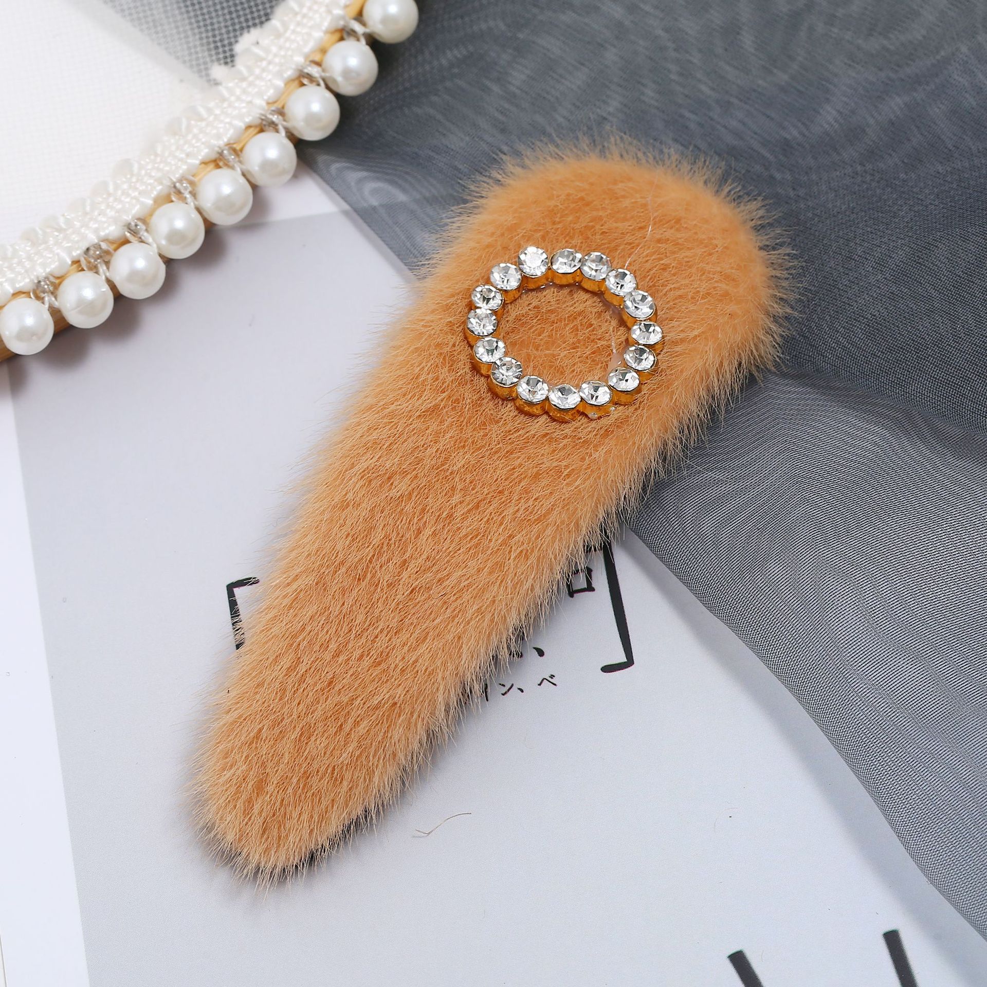 ins网红风发夹韩国百搭可爱珍珠镶钻毛绒绒边夹 几何三角兔毛bb夹