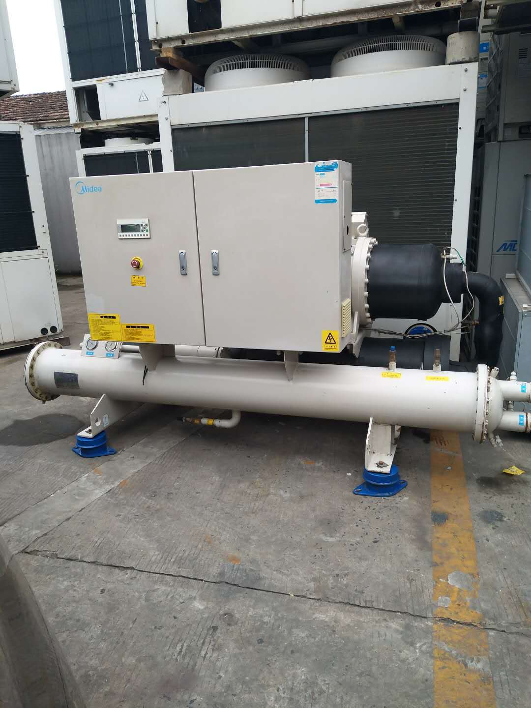 出售二手美的水冷螺杆机组318kw中央空调机组品质新价格低