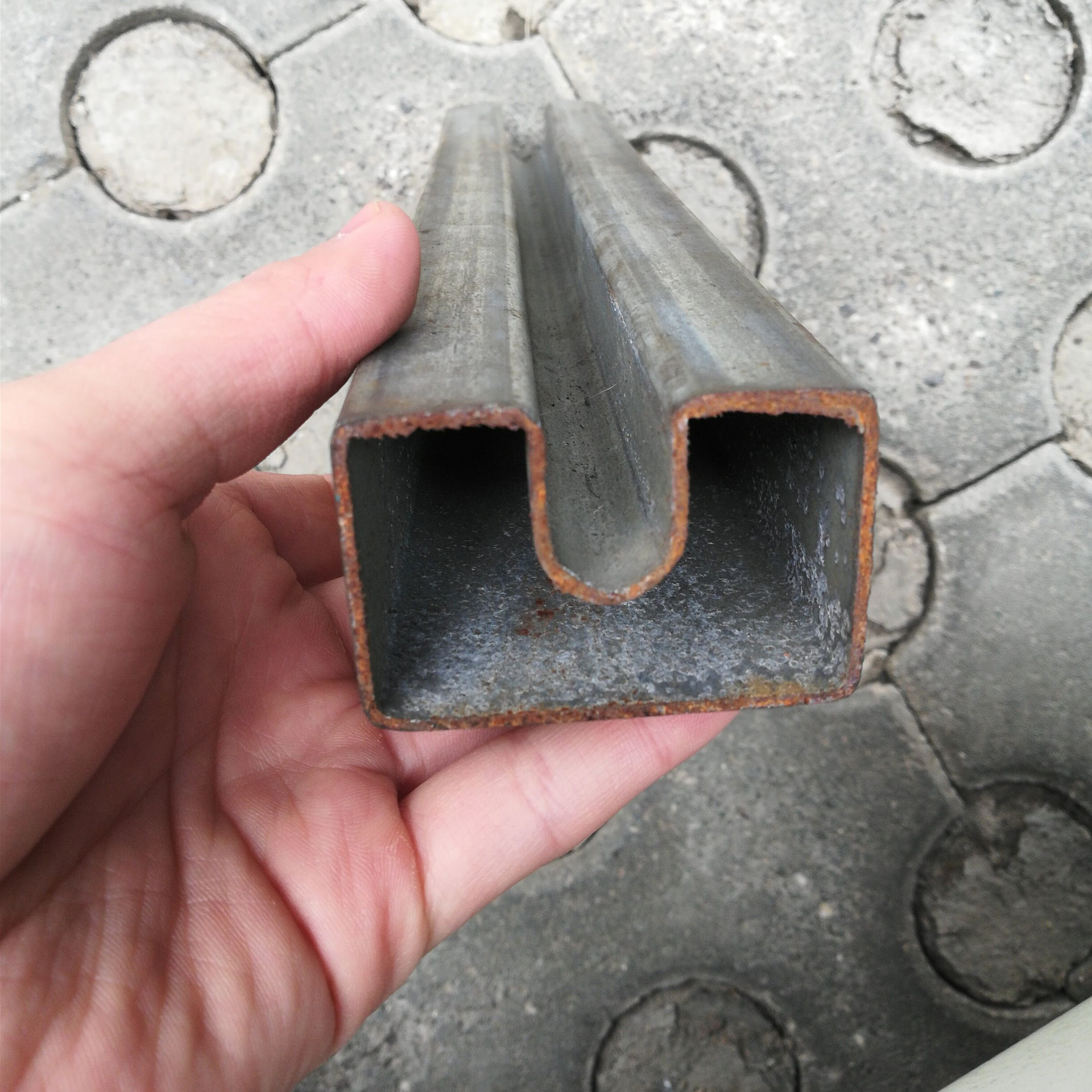 天津4060凹槽管镀锌凹型管椭圆管异形管厂家供应