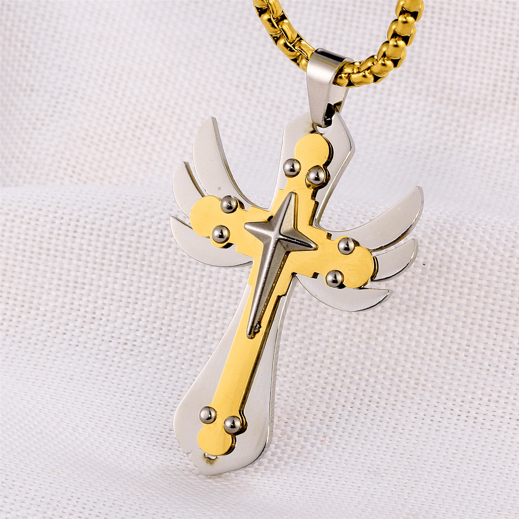 时尚霸气潮男十字架 天使翅膀十字架项链吊坠钛钢饰品