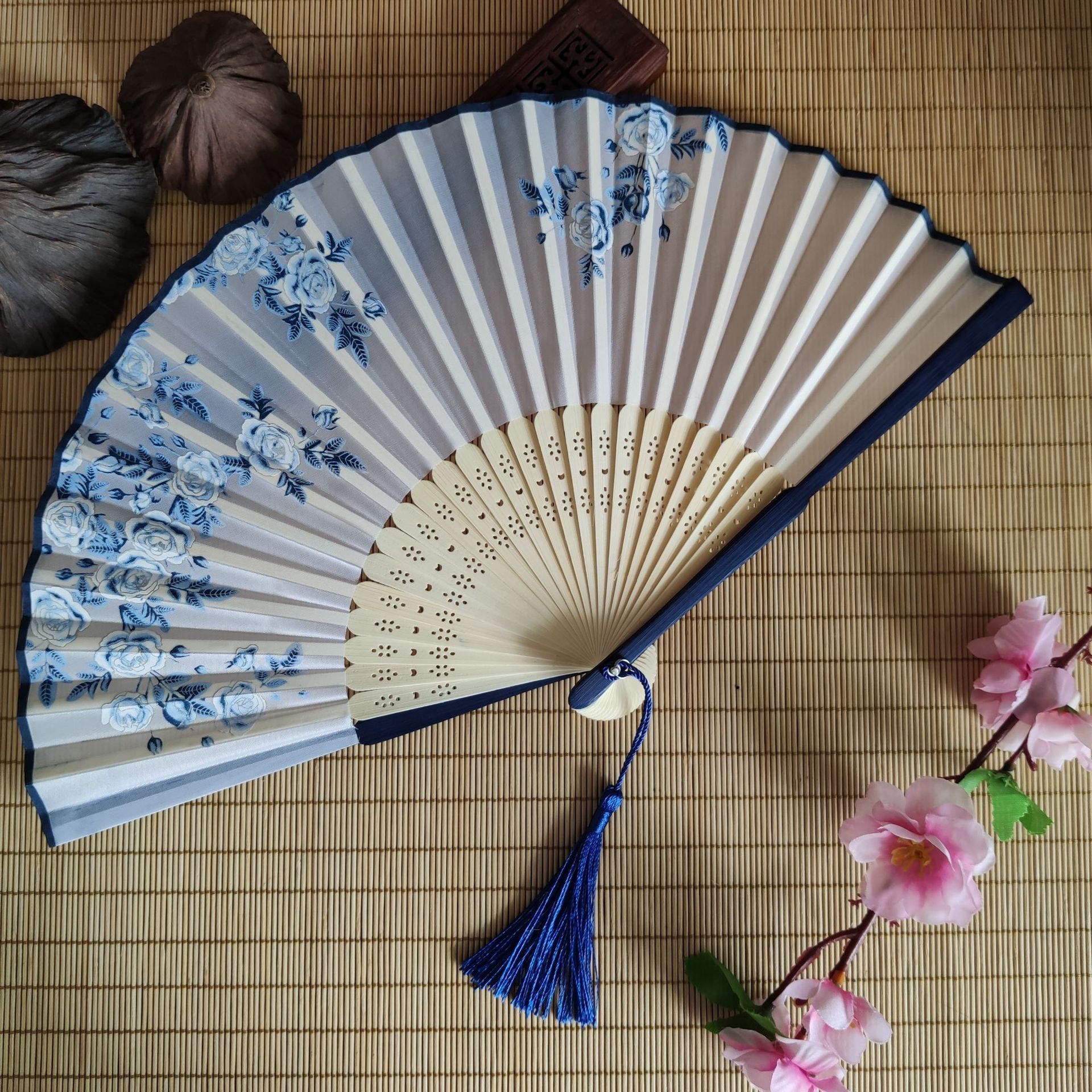 二青一笑扇可挑颜色花型-竹柄仿真丝碎花梅花古风淡雅清新女折扇