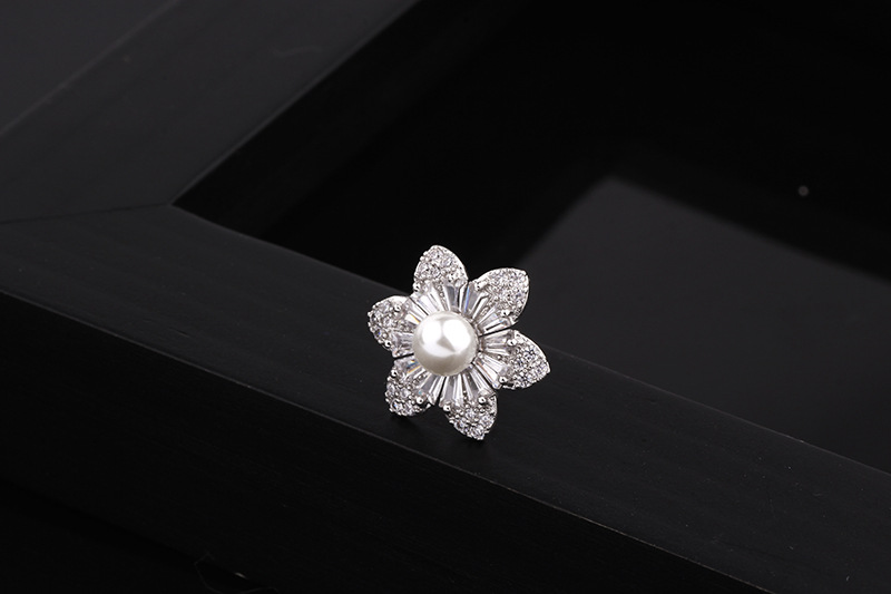 小领花胸针蝴蝶扣镀真金微镶锆石胸花外衣西服配衣饰花朵别针