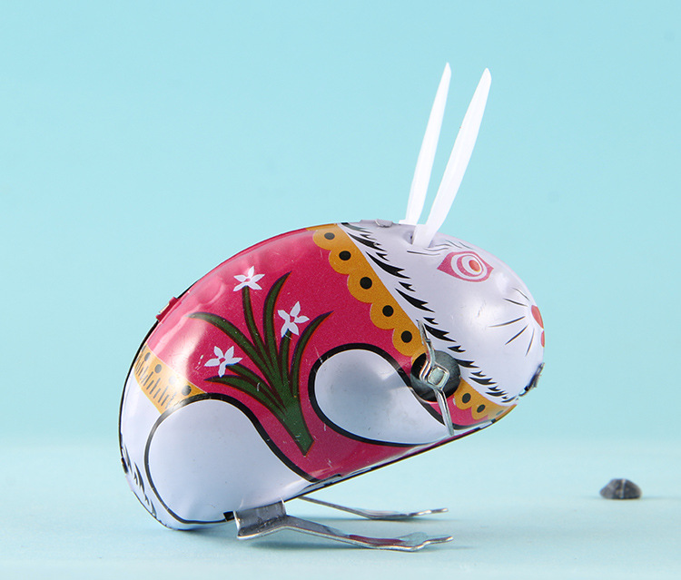 经典热卖义乌厂家批发怀旧上链发条玩具铁皮兔子地摊玩具儿童玩具