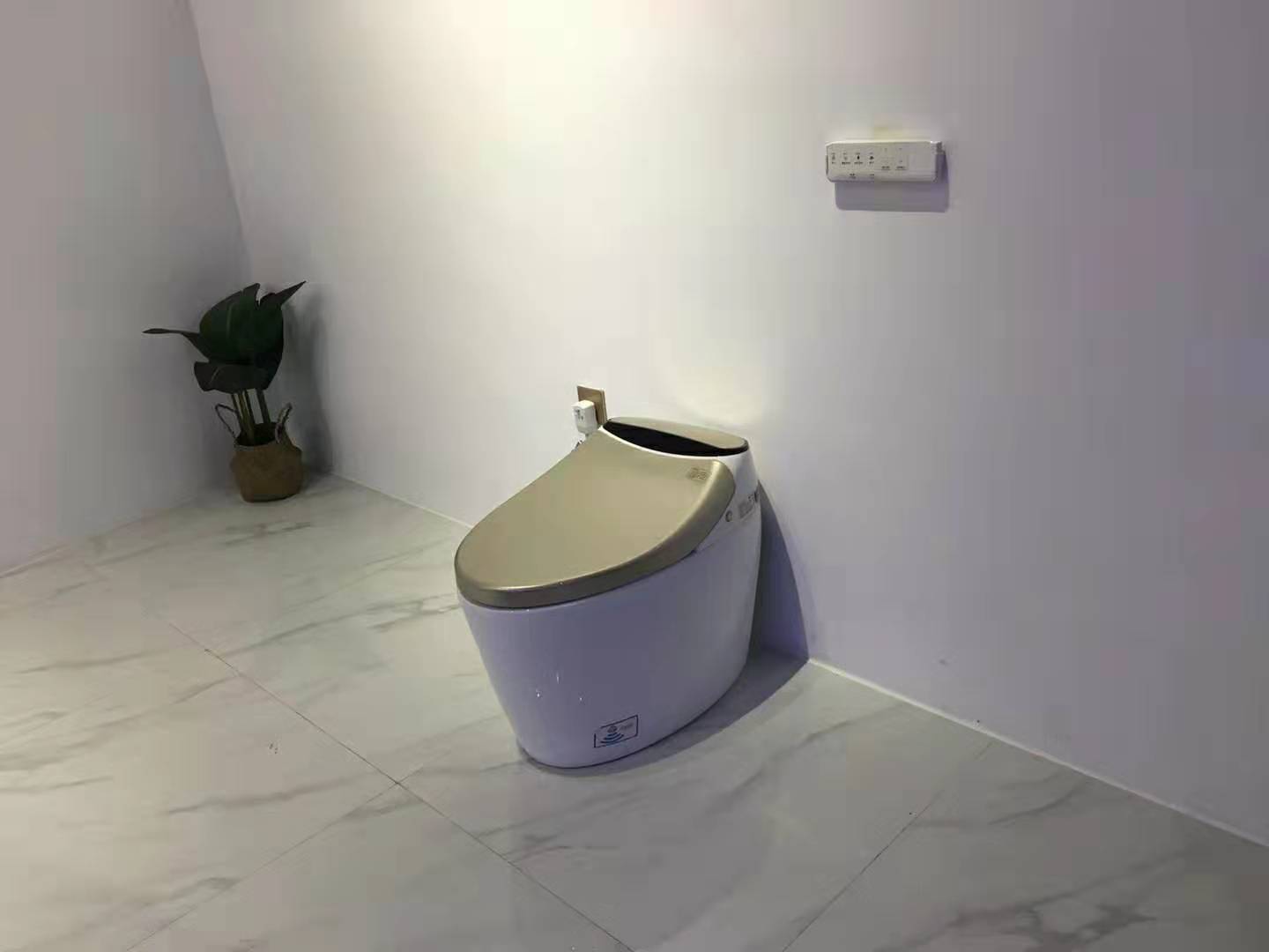 0成交3件潮州市潮安区古巷镇蒙太奇陶瓷厂2年泊岸品牌相似马桶广东