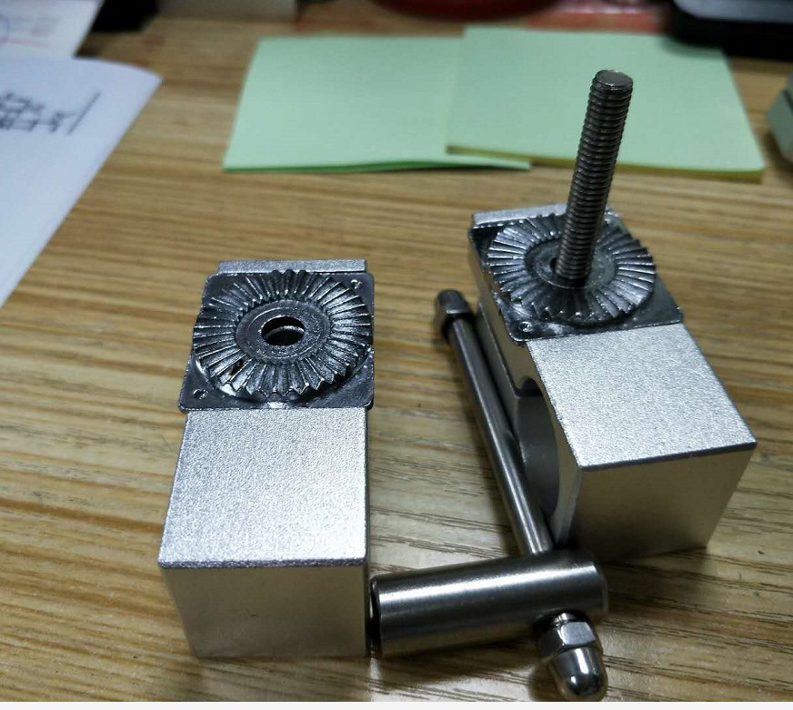 万向十字连接件360度光轴调节固定夹轴夹自动喷漆支架近接开关