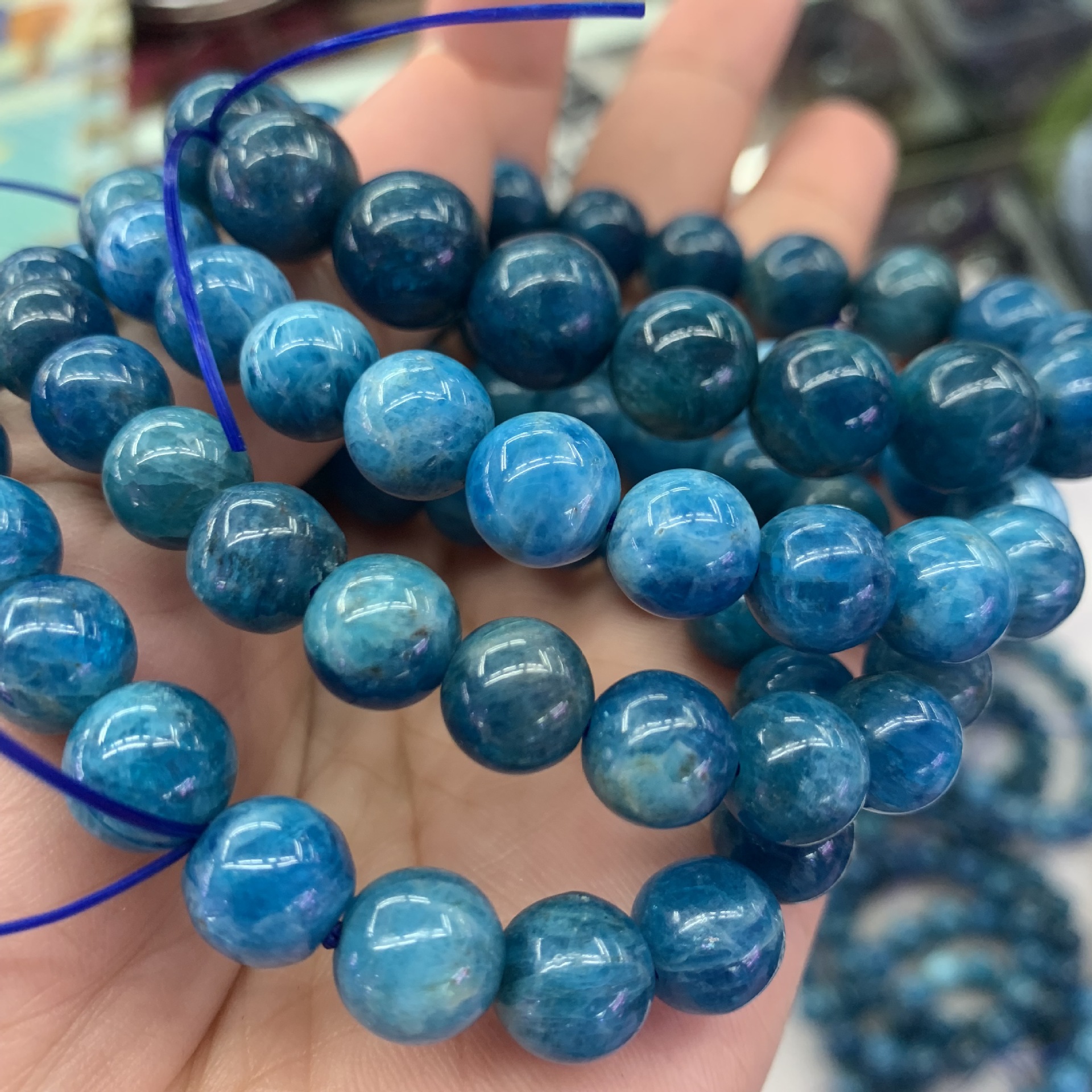 天然蓝磷灰石单圈手串 9-14mm圆珠 海底深蓝水晶批发