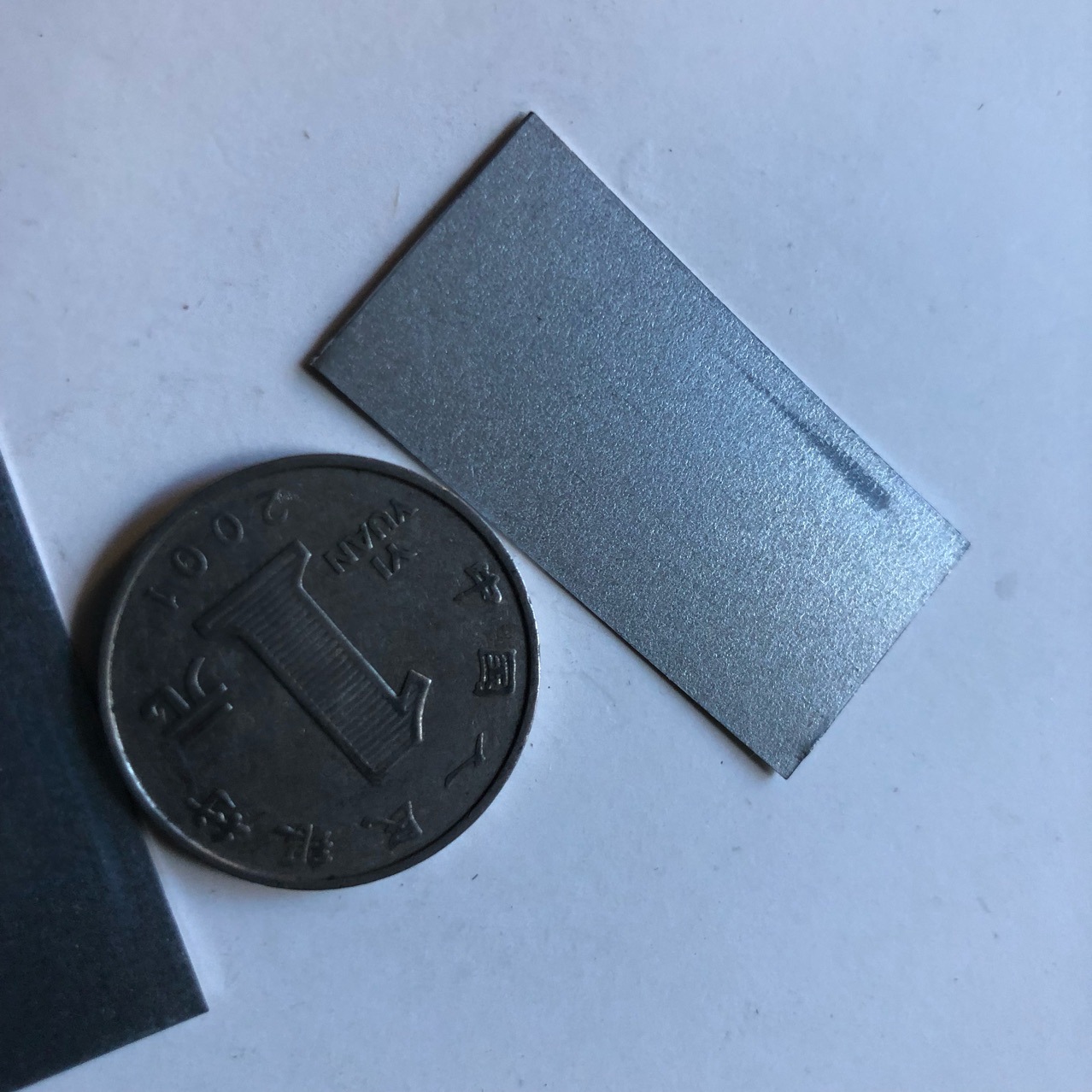 厂家直销长方形镀锌板铁片有瑕疵包装盒铁皮长40*20*0.3毫米