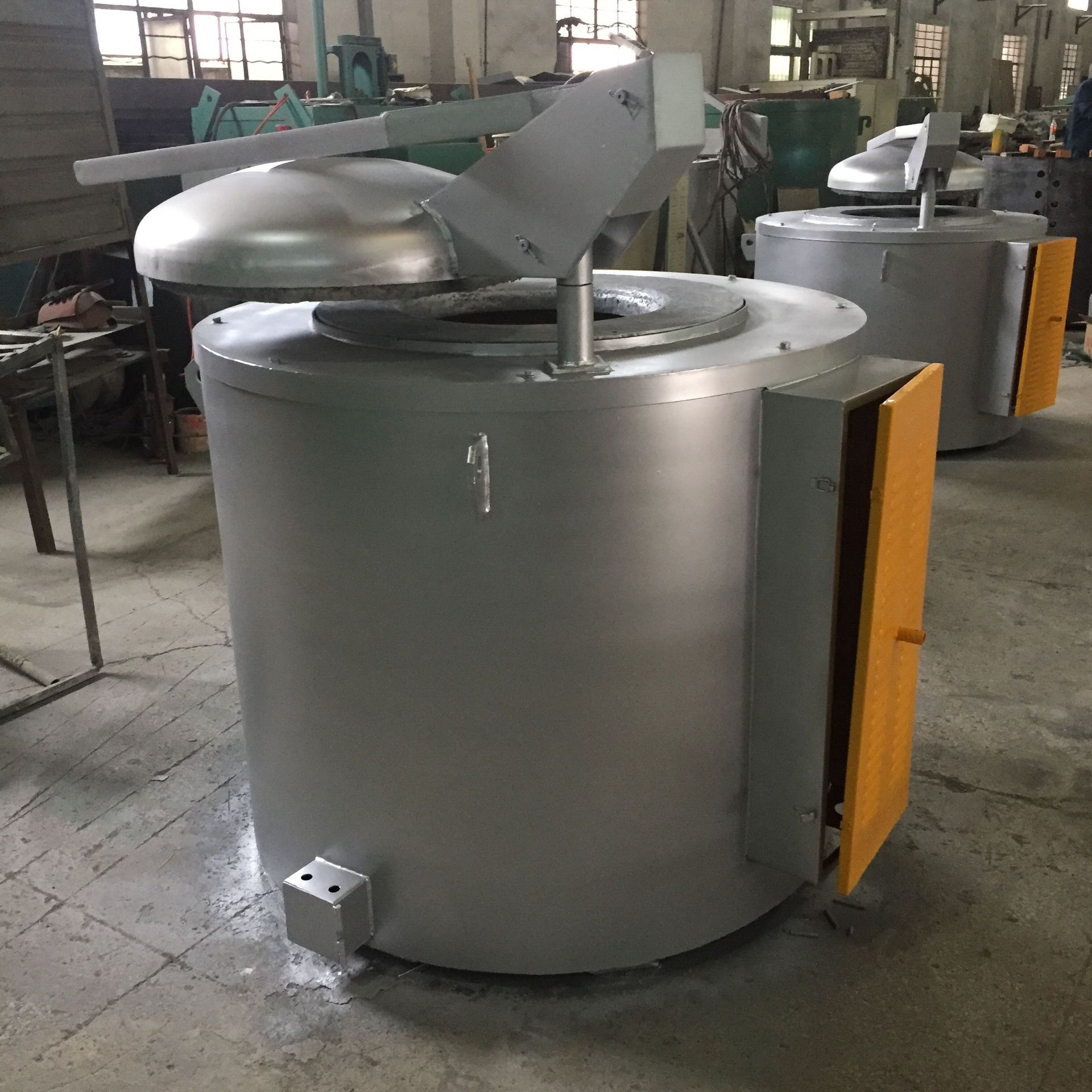 供应500kg容量铝合金熔炉铝锭熔炼炉废铝熔炉坩埚熔炉