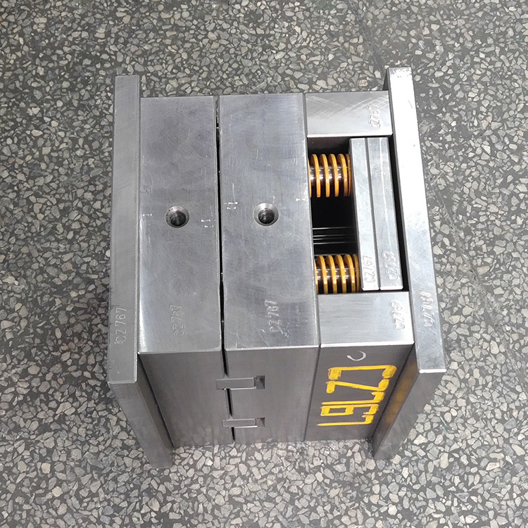 注塑模具 宠物定位器塑胶外壳注塑生产塑料模具注塑模具 厂家定制