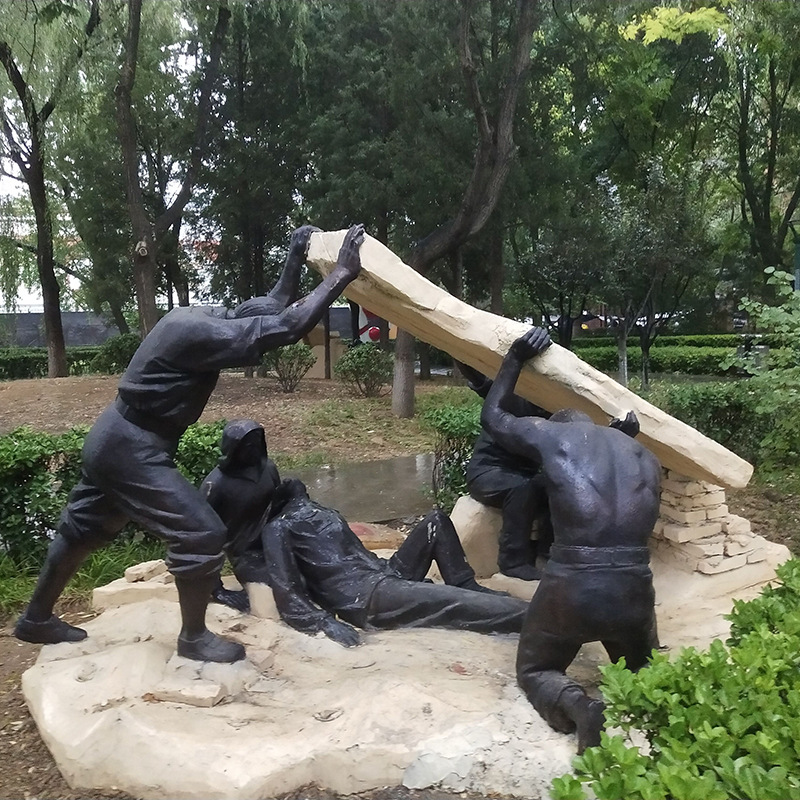 公园小品铸铜雕塑 抗灾避险宣传雕塑 地震救援救灾人物场景组雕