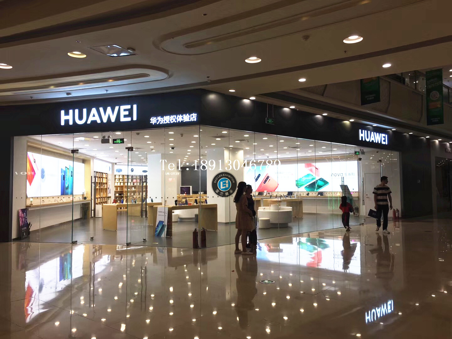 商场华为店铺设计 华为3.5版本体验桌 木质烤漆体验桌 收银台定制