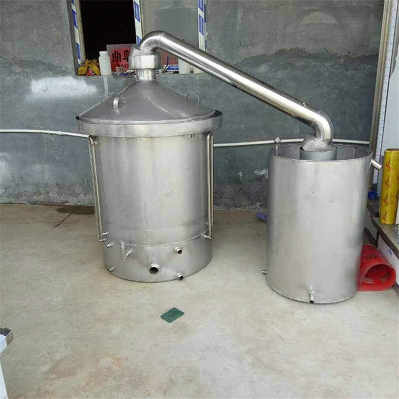 大型分体式酿酒设备图片 不锈钢吊锅蒸酒锅 出料省人工航吊蒸馏机