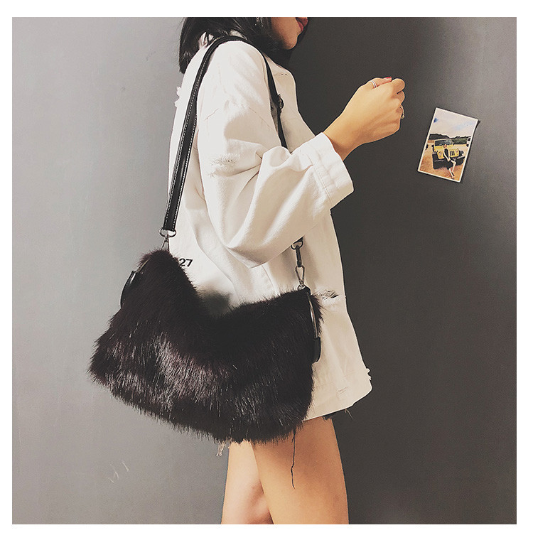 Fur Bag Women's 2023 Winter New Fur Bag Simple Crossbody Fashion Chic Variety Ring Hand-Carrying Big Bag