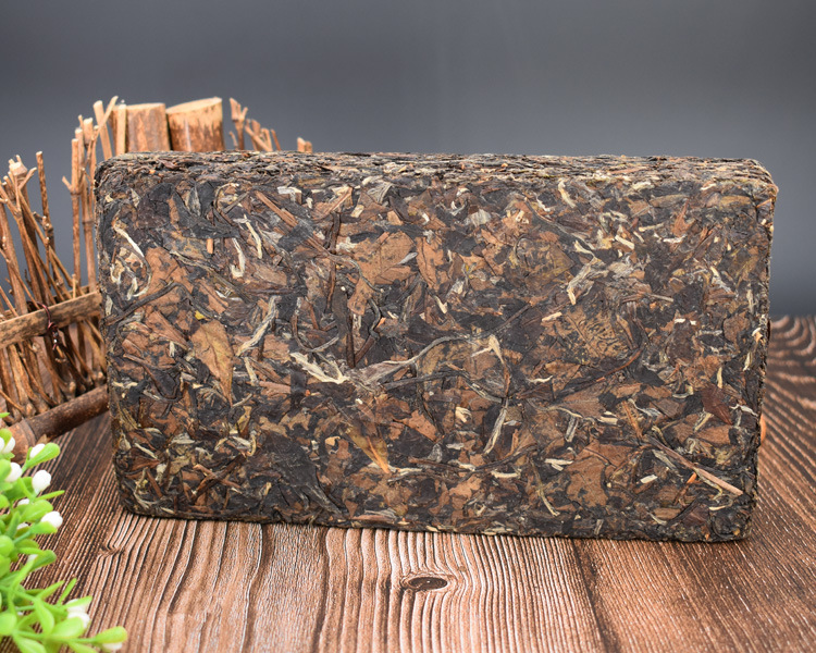 2009年福鼎白茶贡眉老白茶砖高山春茶日晒1000g一饼厂家批发