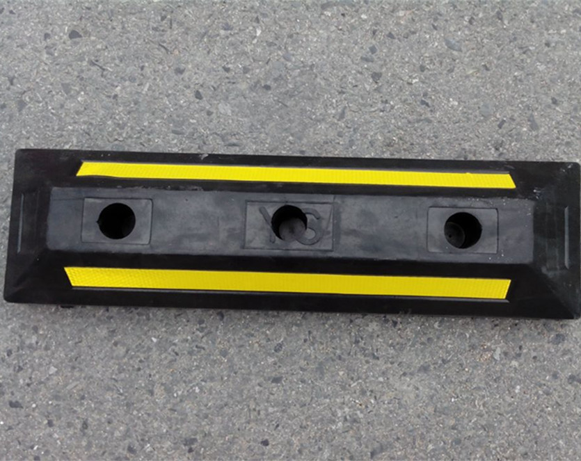 供应交通设施新款加重厚实心橡胶定位器车轮挡车器橡胶止滑止轮器