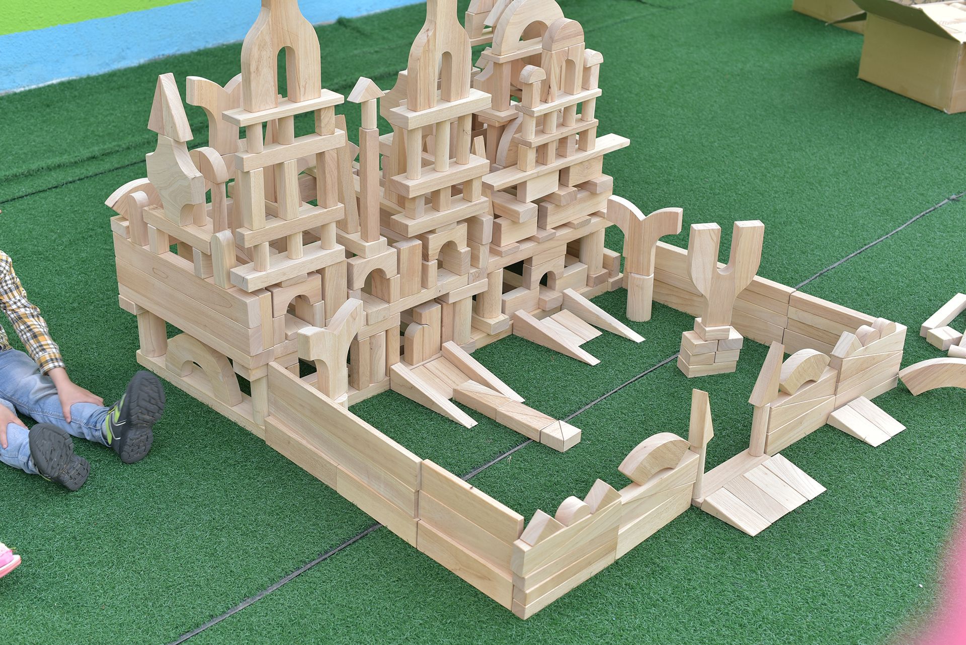 幼儿园主题积木 大中小班 高档348片 174片 实心榉木大积木