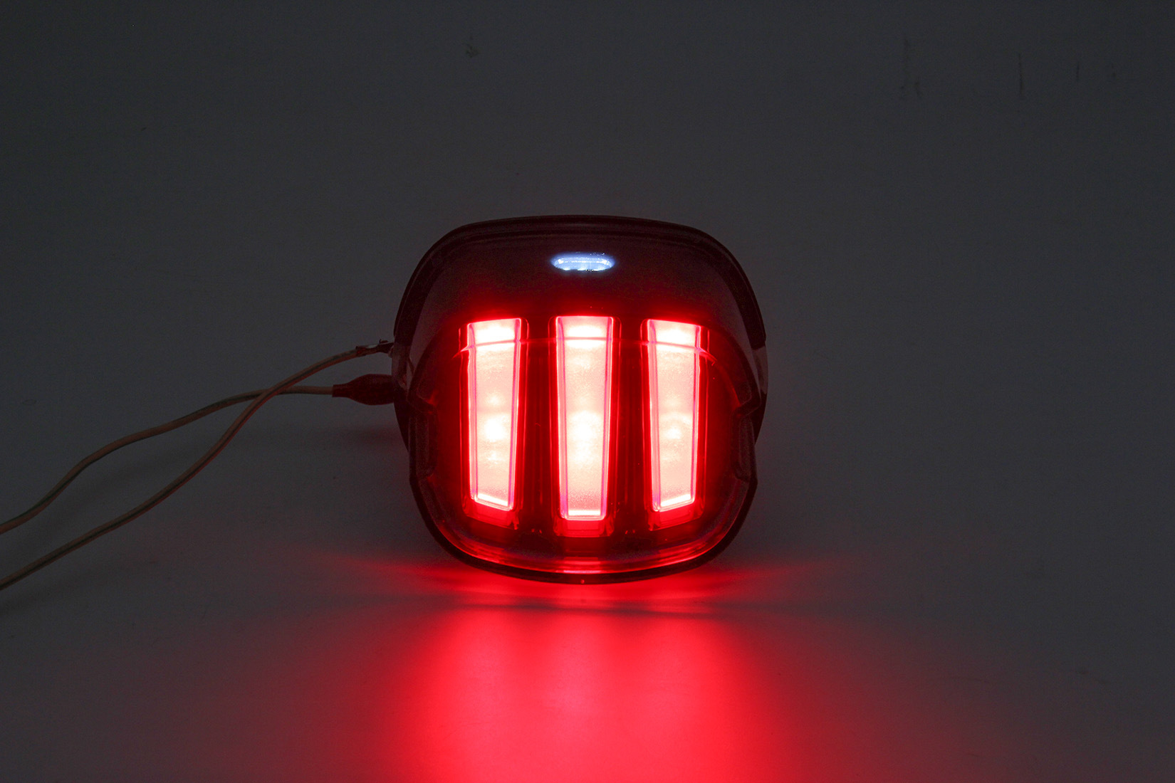 新款适用于哈雷摩托车led尾灯哈雷摩托车改装尾灯哈雷鹰爪尾灯