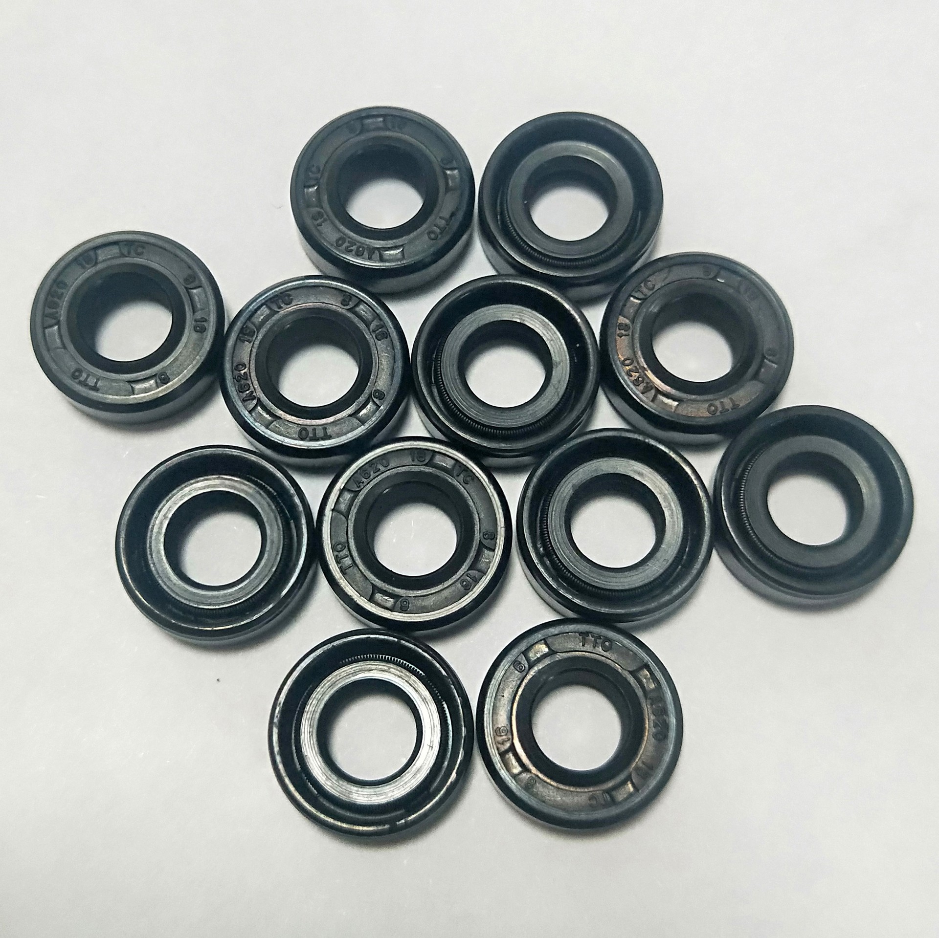 供应丁腈橡胶油封8*16*6tc密封圈tto小油封橡胶件