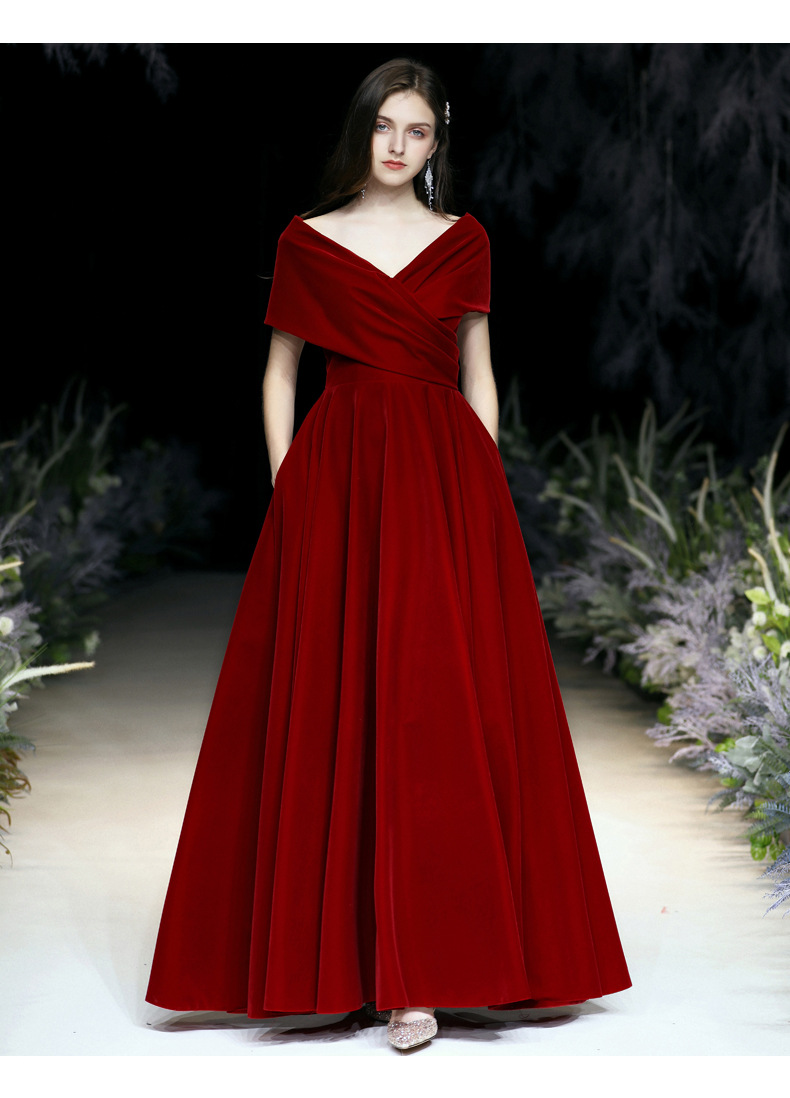 敬酒服新娘酒红色冬季气质高贵性感大气结婚丝绒晚礼服女优雅长款