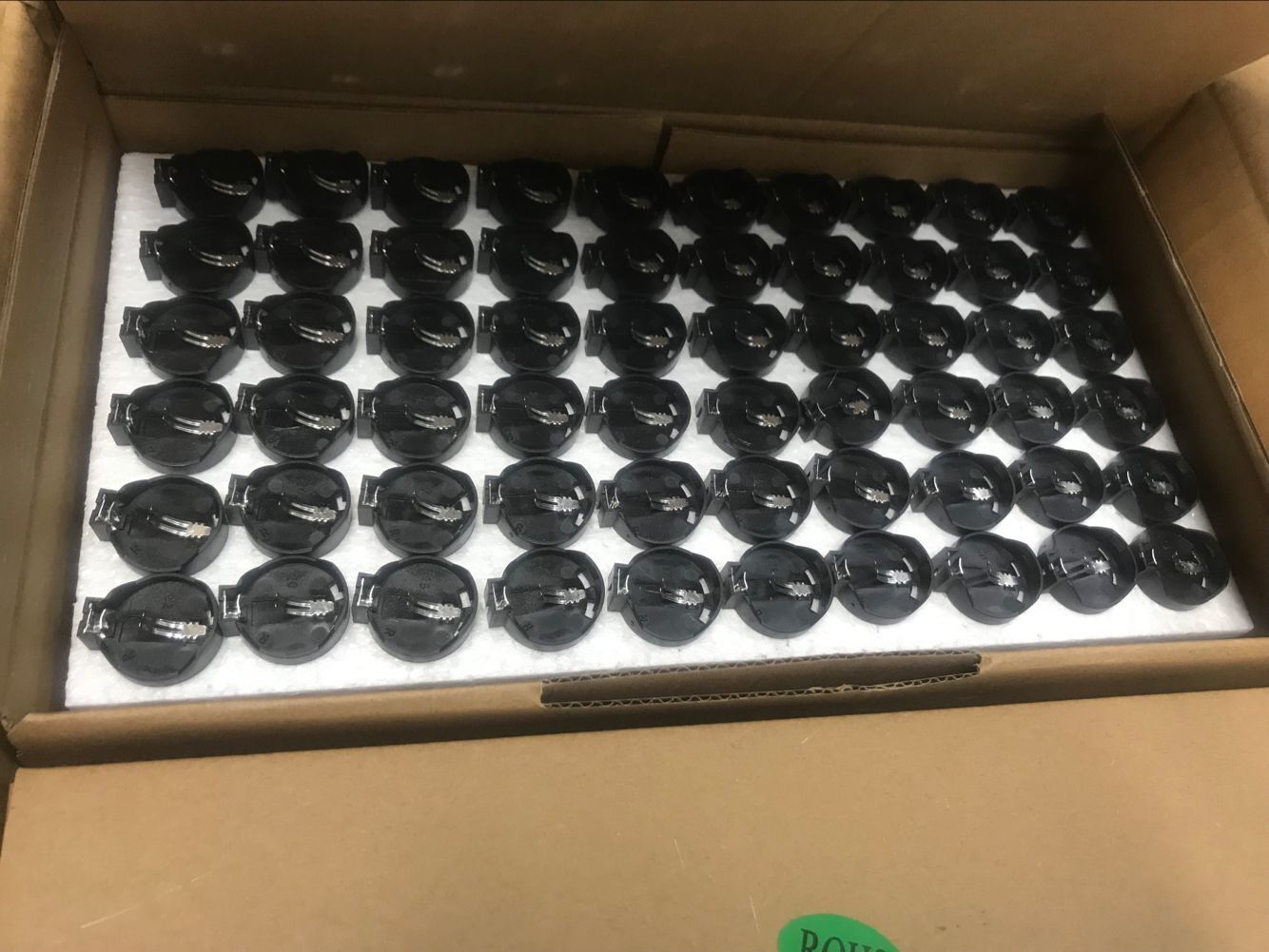 现货供应cr2032电池座 3v直插纽扣电池盒 卧式圆形带波动开关