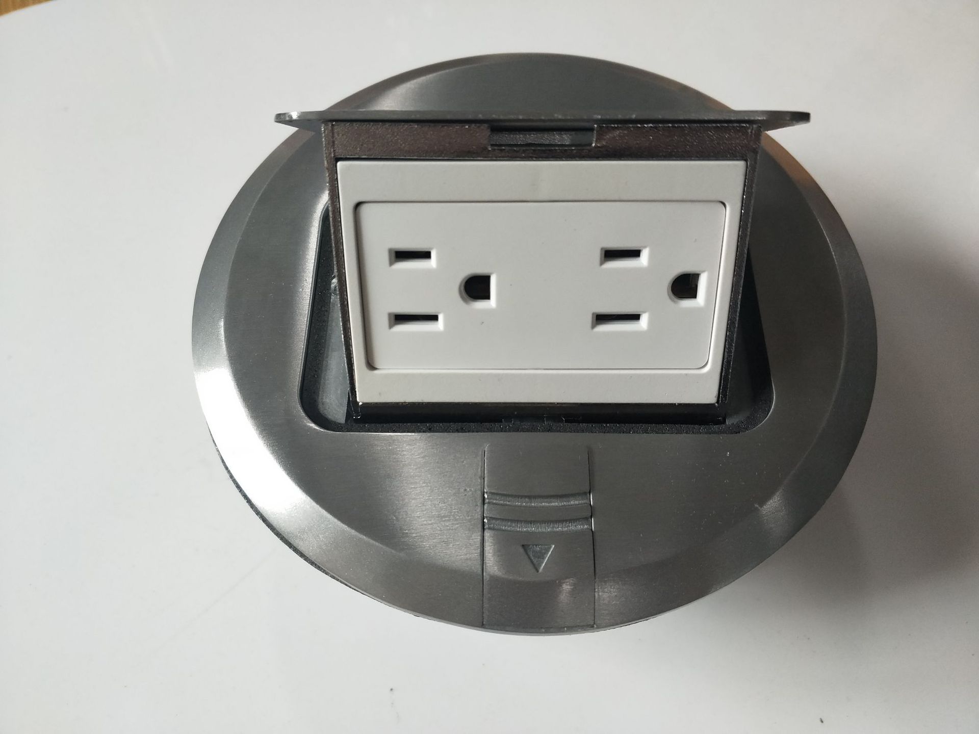 美国加拿大快弹地板插座 圆型铝合金地插含15a美标插座含黑色底盒