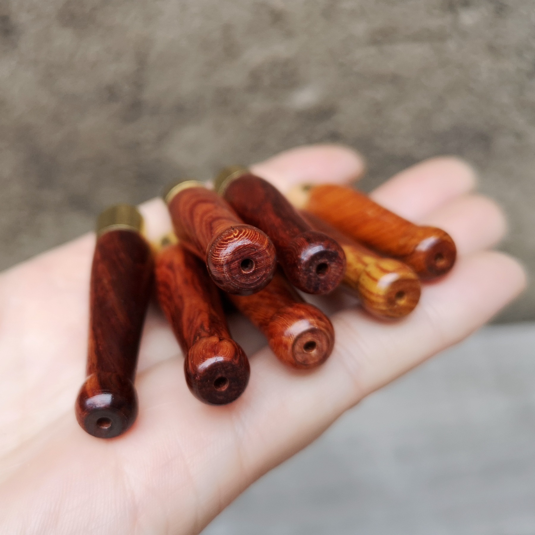 木质工艺品-红酸枝素面过滤烟嘴实木短款烟嘴小烟杆批发定制-木质工艺