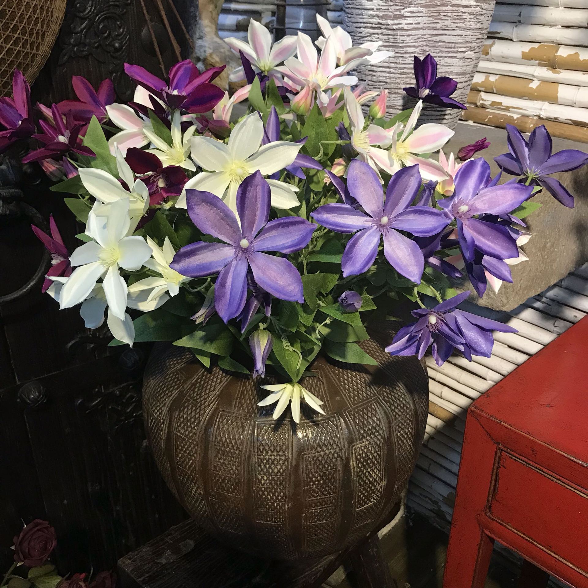 仿真花铁线莲客厅餐桌摆放花艺样板房婚庆摄影插花线条布置绢花