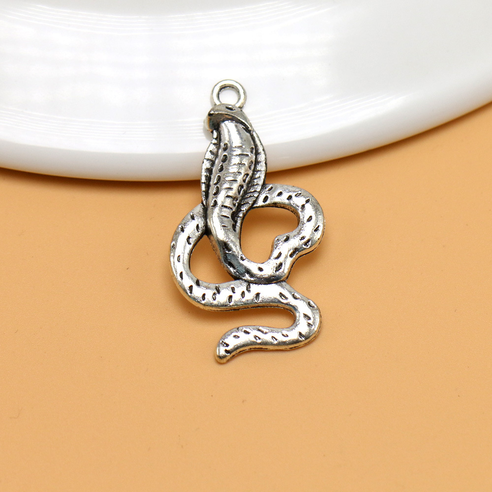 diy复古合金饰品配件 古银色眼镜王蛇 动物 蛇形项链挂件吊坠417
