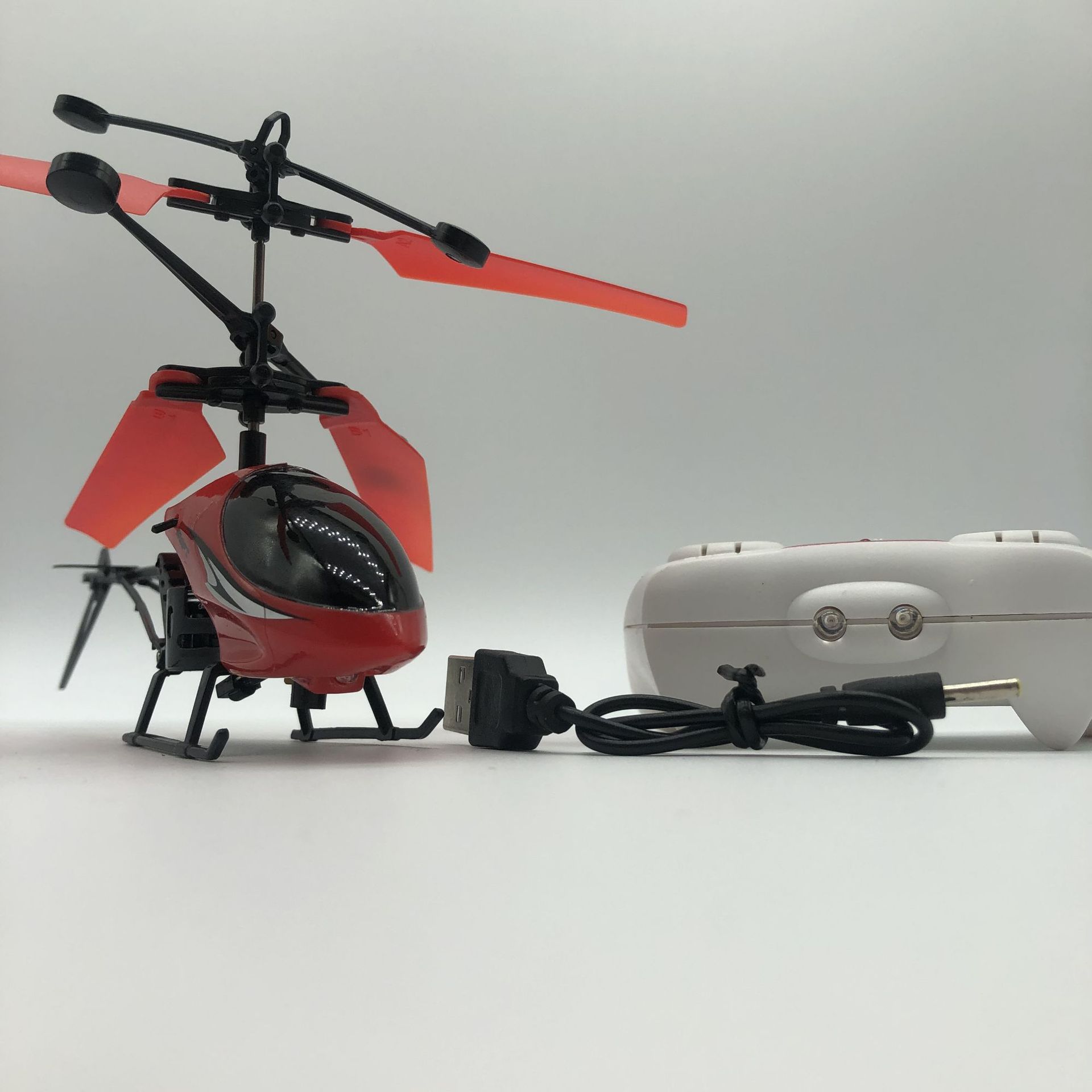 台湾爆款 感应飞行器 直升机 遥控手势小飞机 迷你飞行器儿童玩具