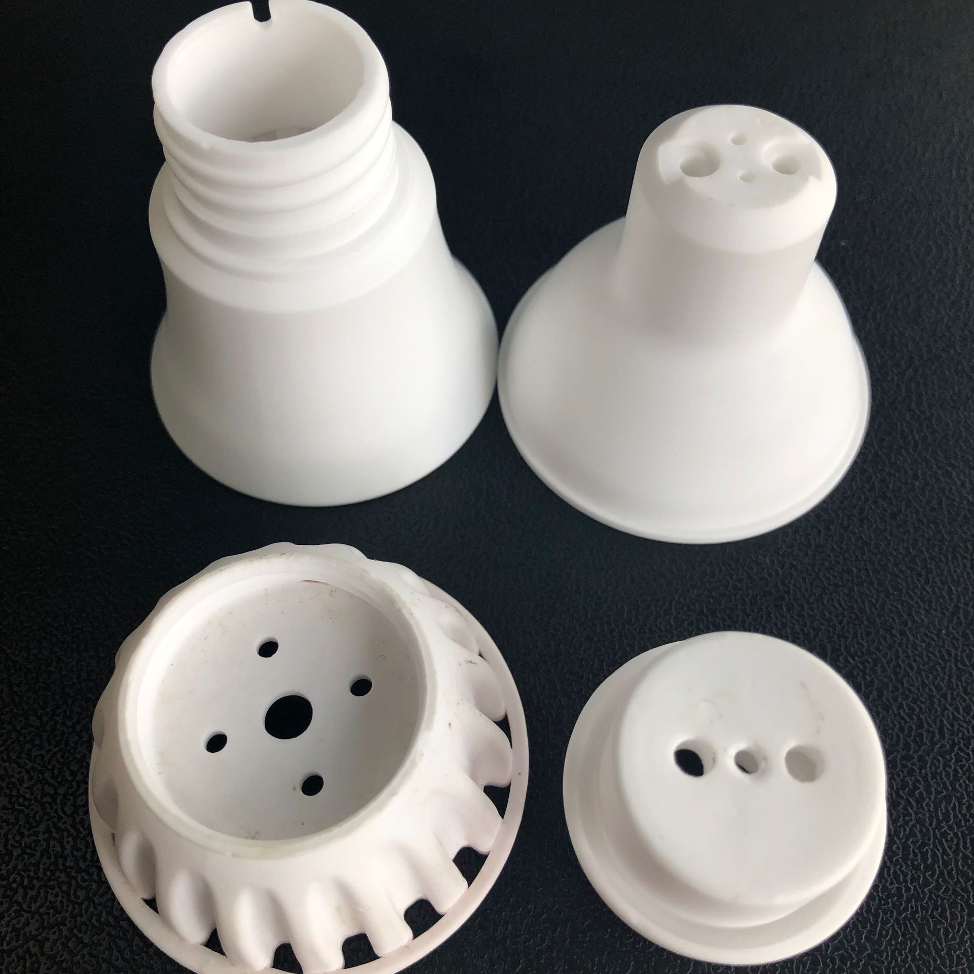 专业生产耐磨损陶瓷配件led陶瓷灯头95氧化铝陶瓷