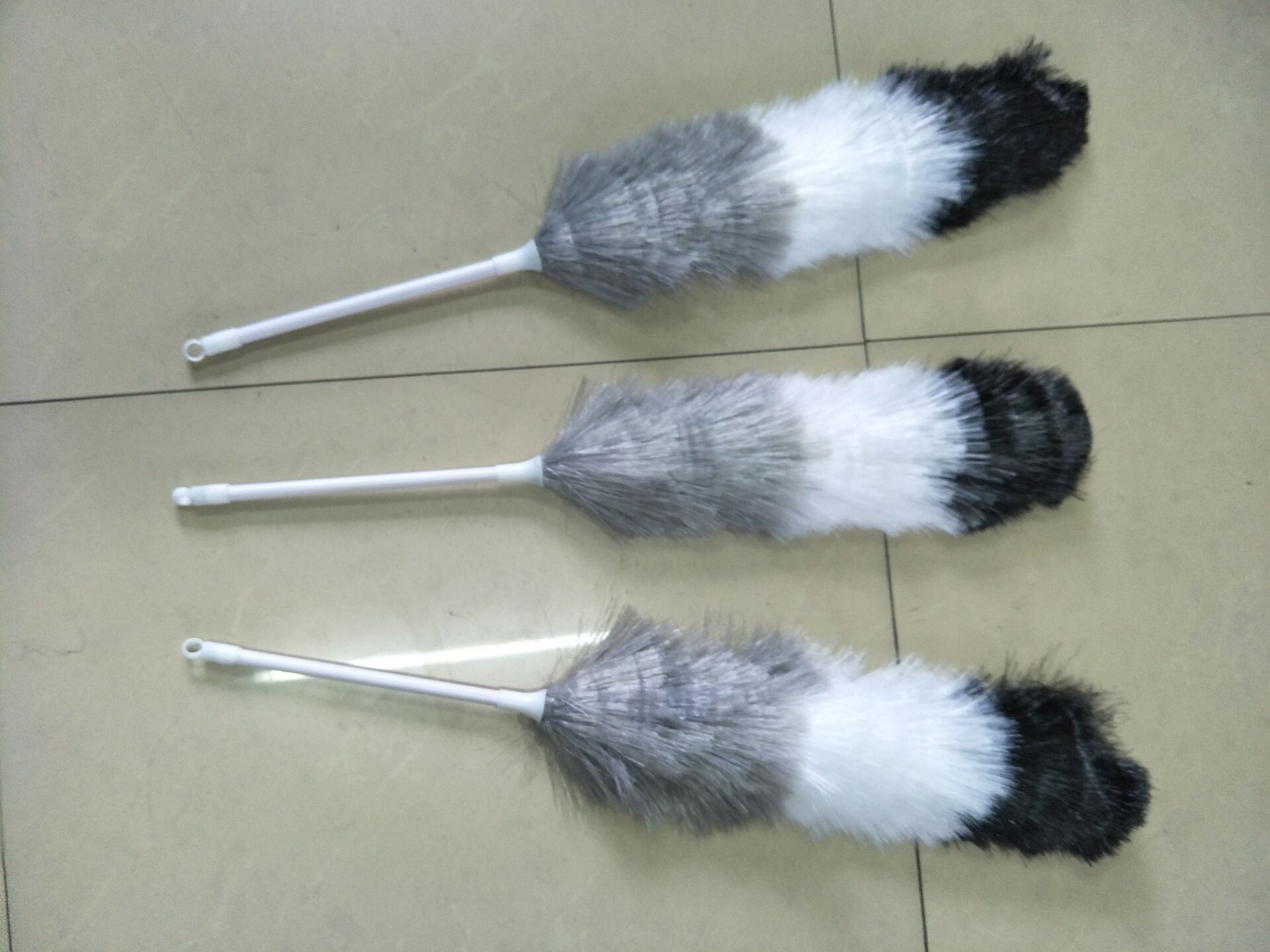 Supply Pp Feather Duster Plastic Feather Duster Fiber Feather Duster Electrostatic Duster Factory Direct Supply 0766