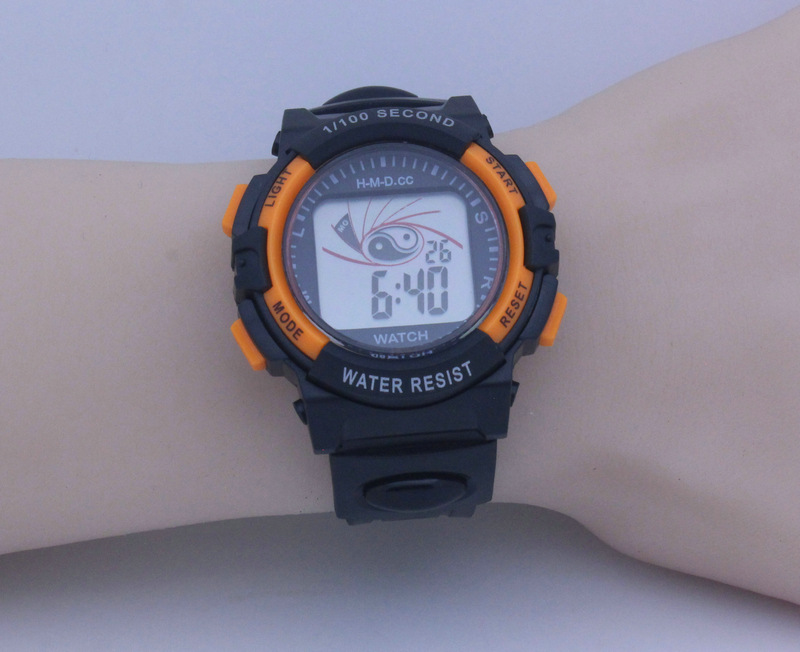 男款七彩夜光手表 创意照明户外学生电子表工厂批发