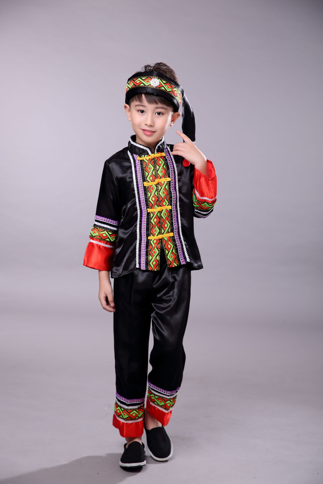 六一儿童新款壮族舞蹈演出服男女童少数民族服装幼儿苗族壮族服装