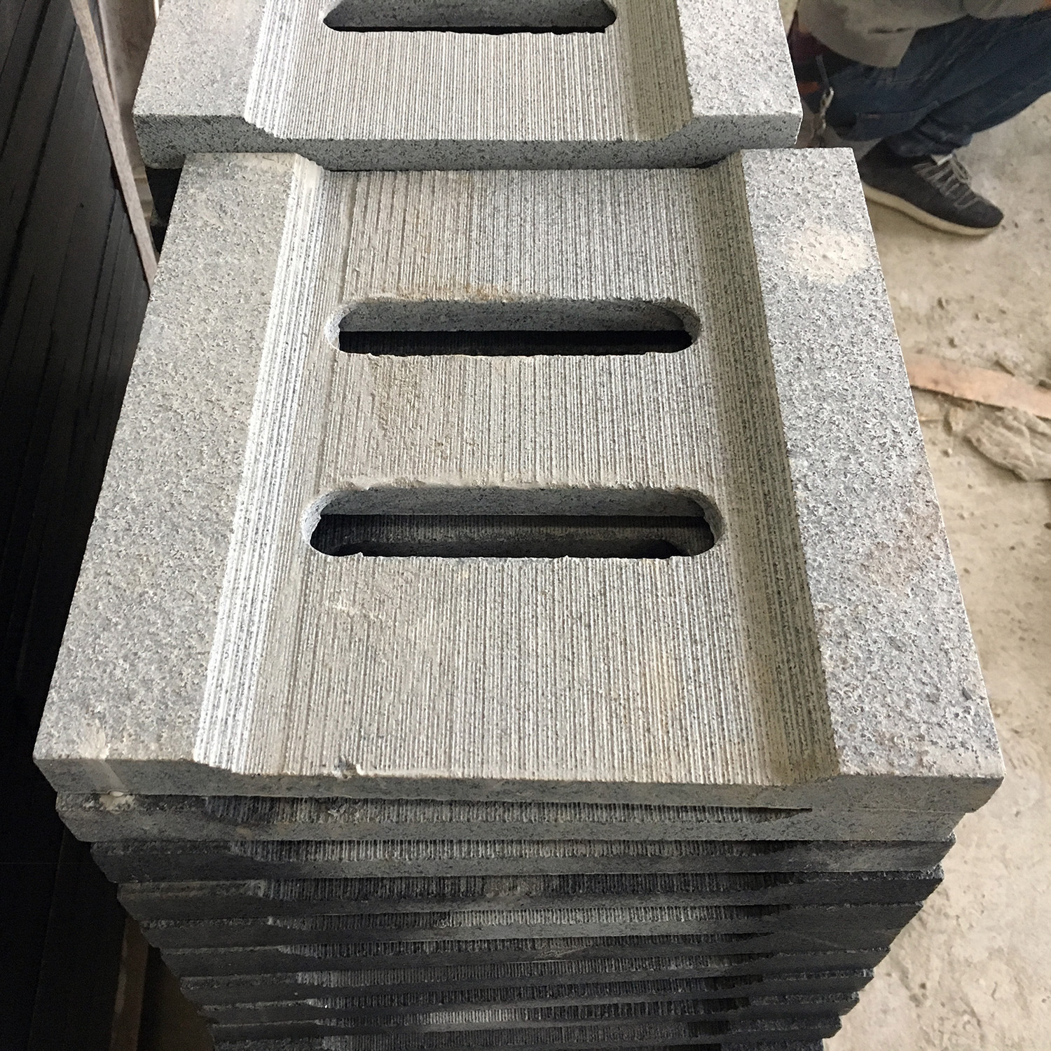 重庆厂家直销批发加工定制规格花岗岩石材水篦子下水道沟盖板