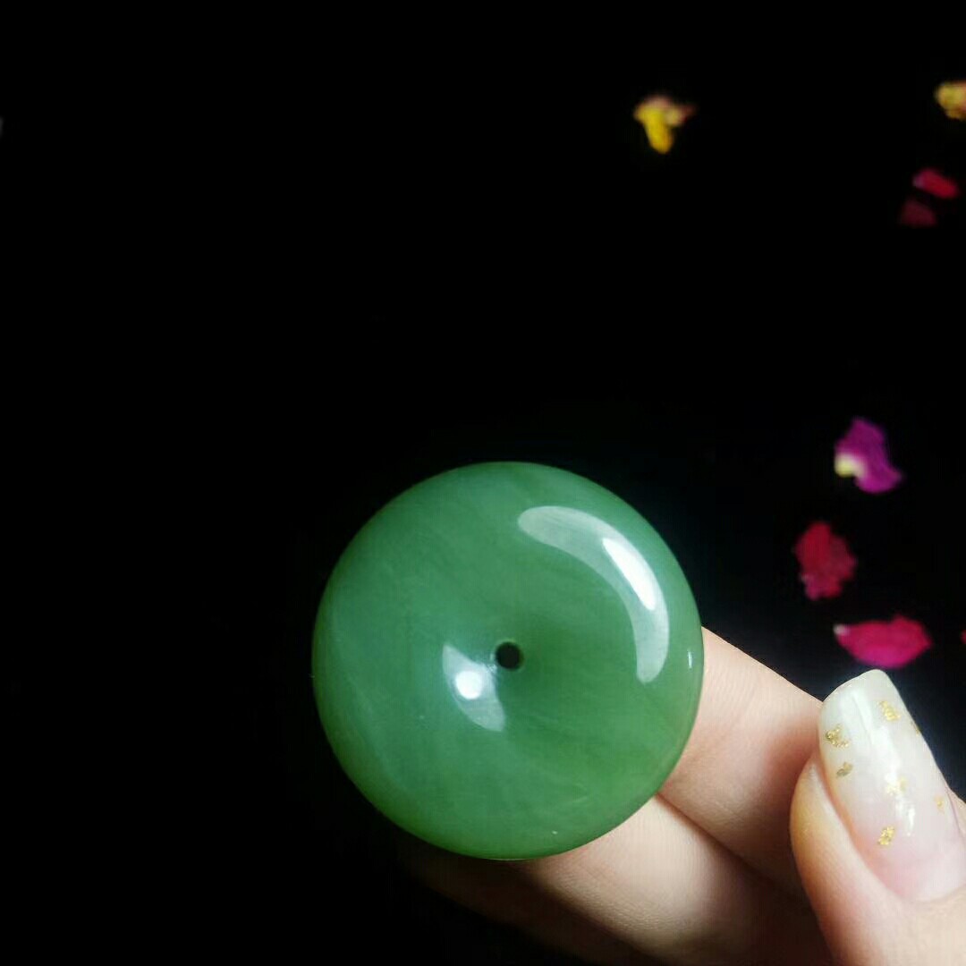 新疆和田玉碧玉粉绿荧光料平安扣挂件厂家荧光料密度过灯厂家批发