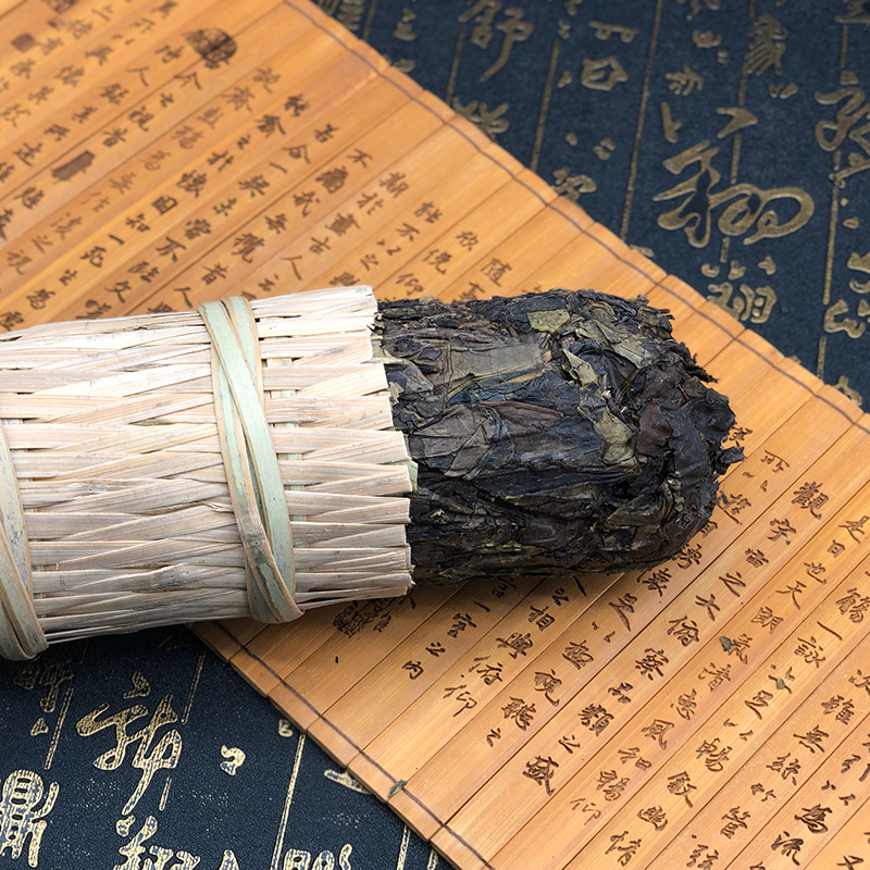 十两茶是安化的一个传统名茶,以每卷(支)的茶叶净含量合过去老秤十两