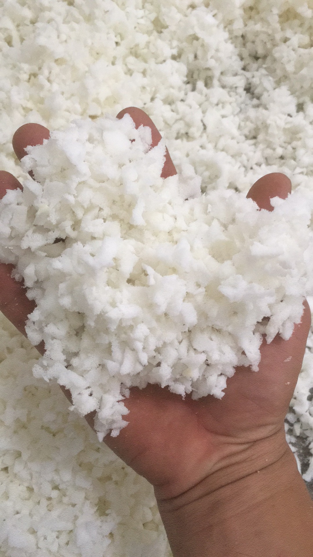 供应产品:海绵边角料,碎海绵,记忆绵,乳胶棉,再生海绵,原生还绵,沙发