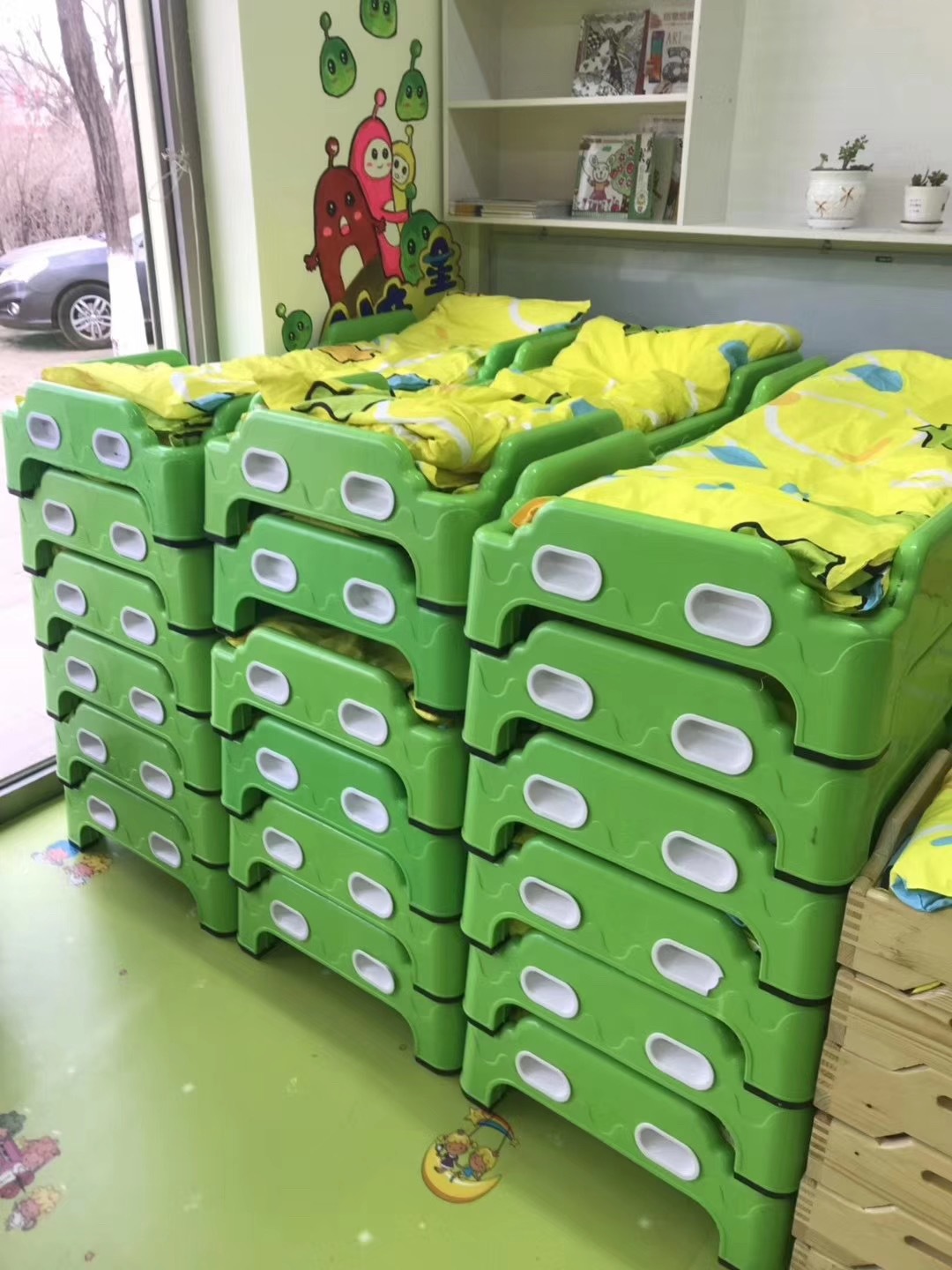 幼儿园午睡床塑料床加厚儿童午休专用小床幼儿叠叠床幼儿园塑料床