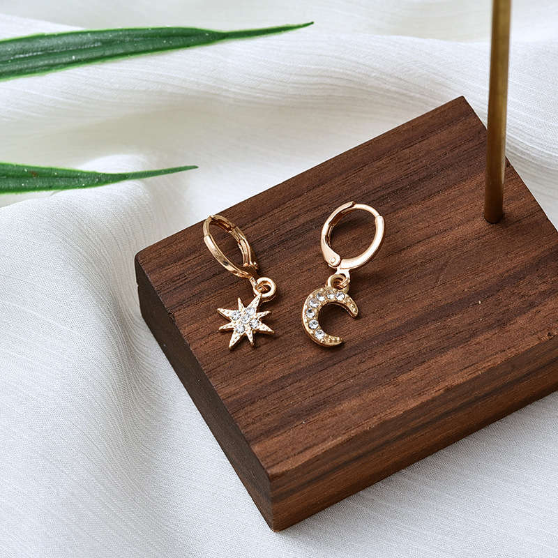 Korean Dongdaemun Same Style Earrings for Women Ins Diamond-Embedded Star Moon Asymmetric Earrings All-Match Cold Style Cross-Border Earrings