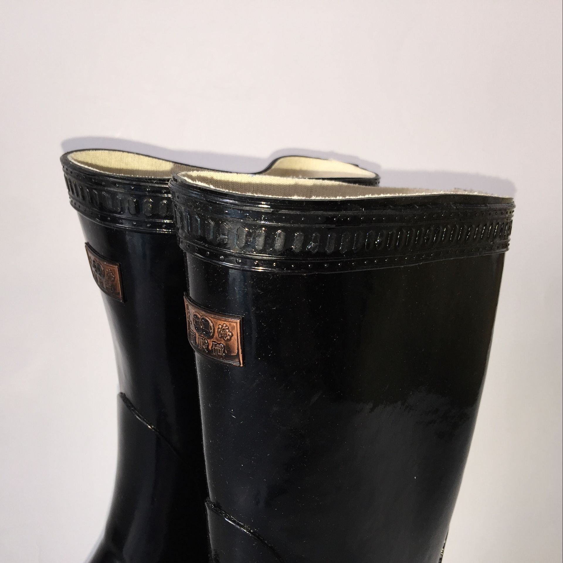 双钱耐酸碱中筒雨鞋黑色