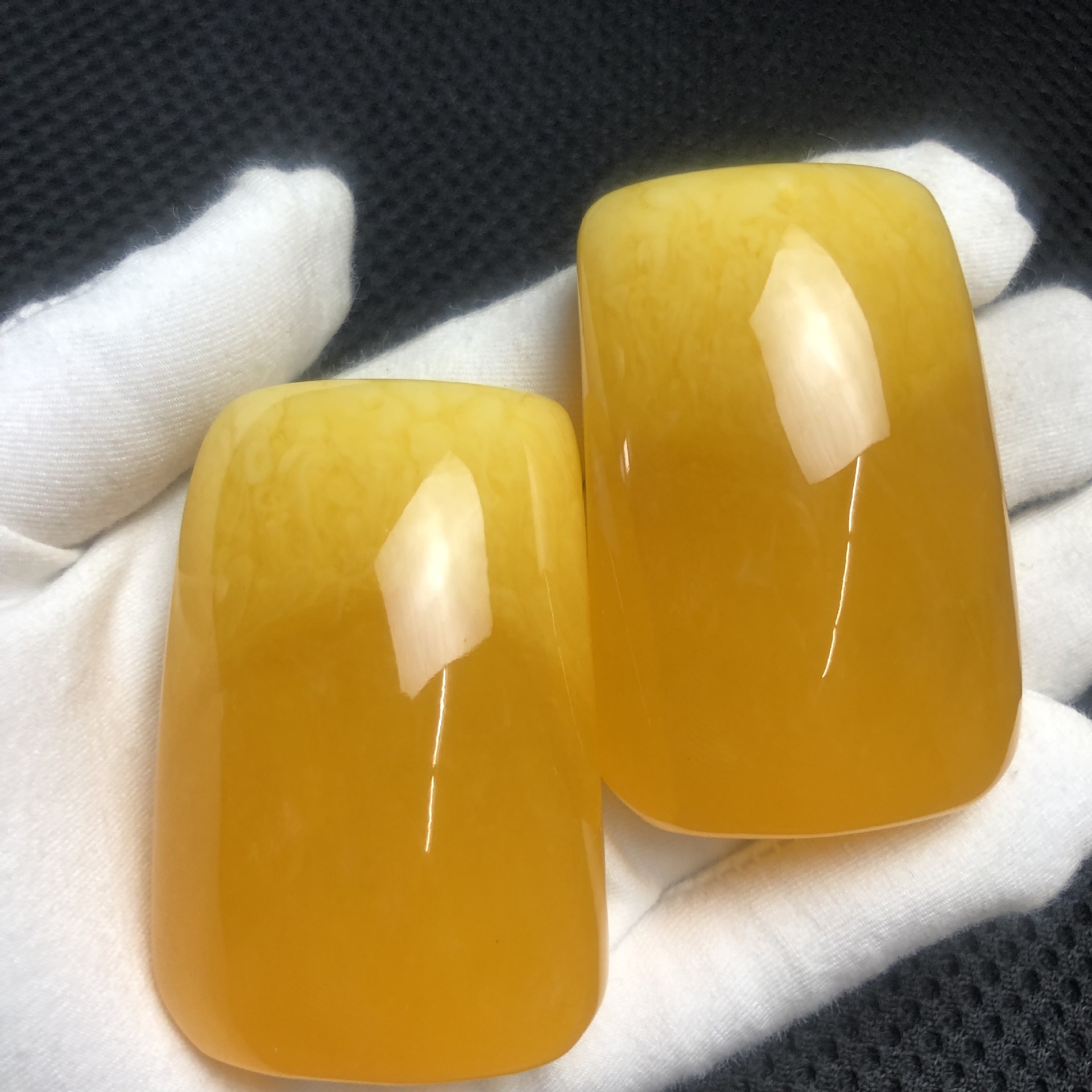 二代粉压蜜蜡厂家直销新品爆款精品水滴无事牌吊坠毛衣链直播货源